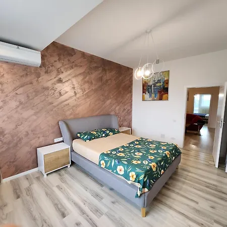 Grand 4-bedrooms Tourist Rosetti *