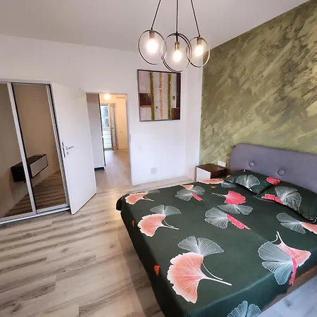 Grand 4-bedrooms Tourist Rosetti * Бухарест