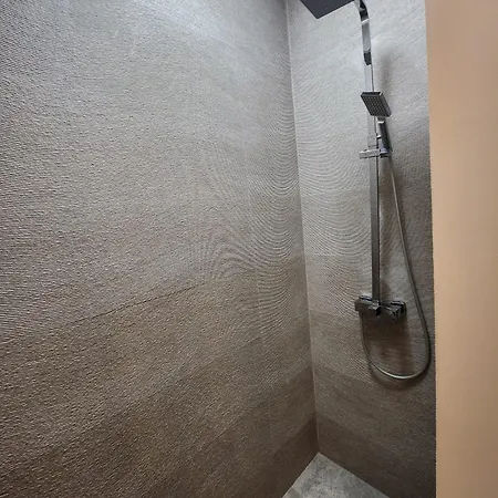 Grand 4-bedrooms Tourist Rosetti Апартаменты *