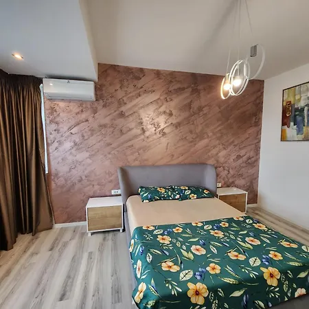 Grand 4-bedrooms Tourist Rosetti Apartament